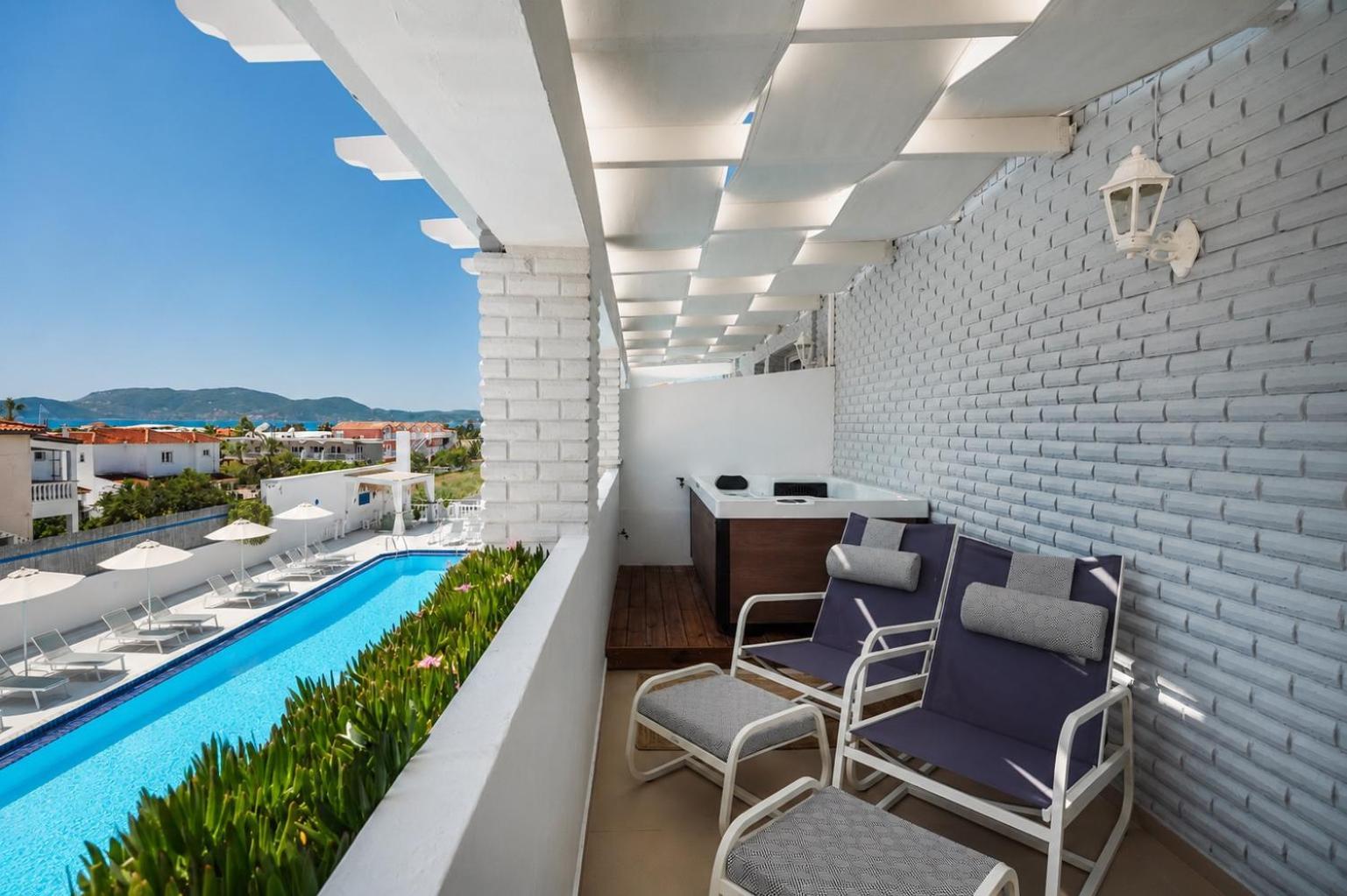 Superior Suite Private Jacuzzi