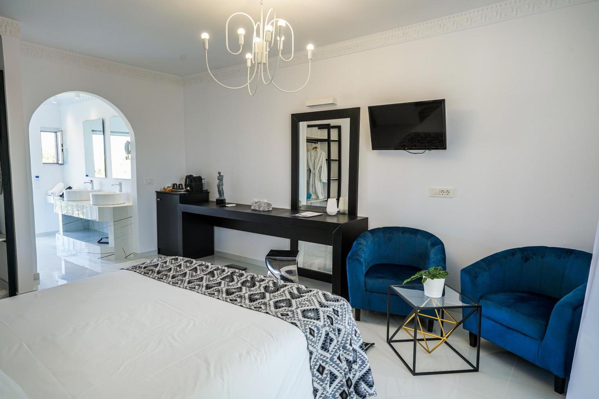 Superior Suite Private Jacuzzi